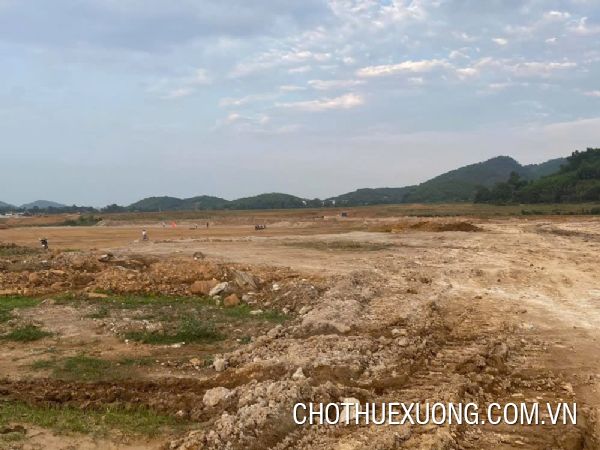 河南省维先市工业群的5000平方米起土地转让