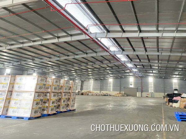 興安省安美縣2500平方公尺倉庫出租